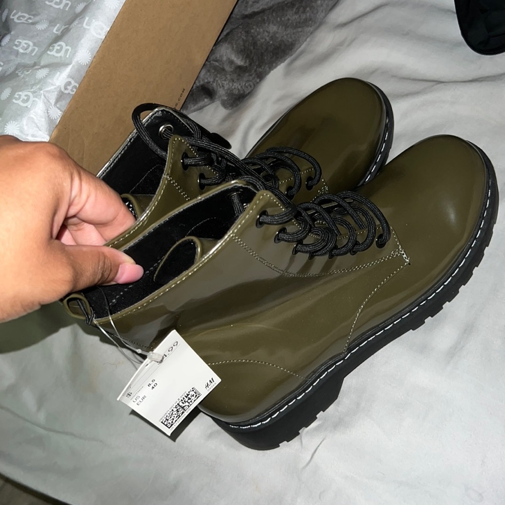 H&M OLIVE GREEN COMBAT BOOTS